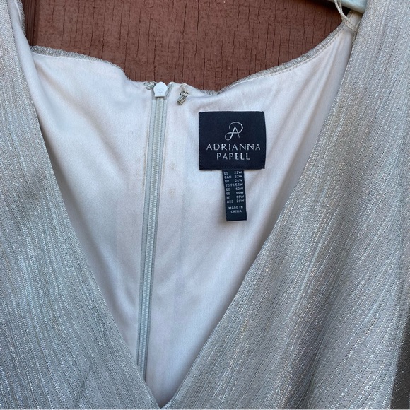 Adrianna Papell Twist Front Metallic Gown Size 22W - Picture 9 of 10